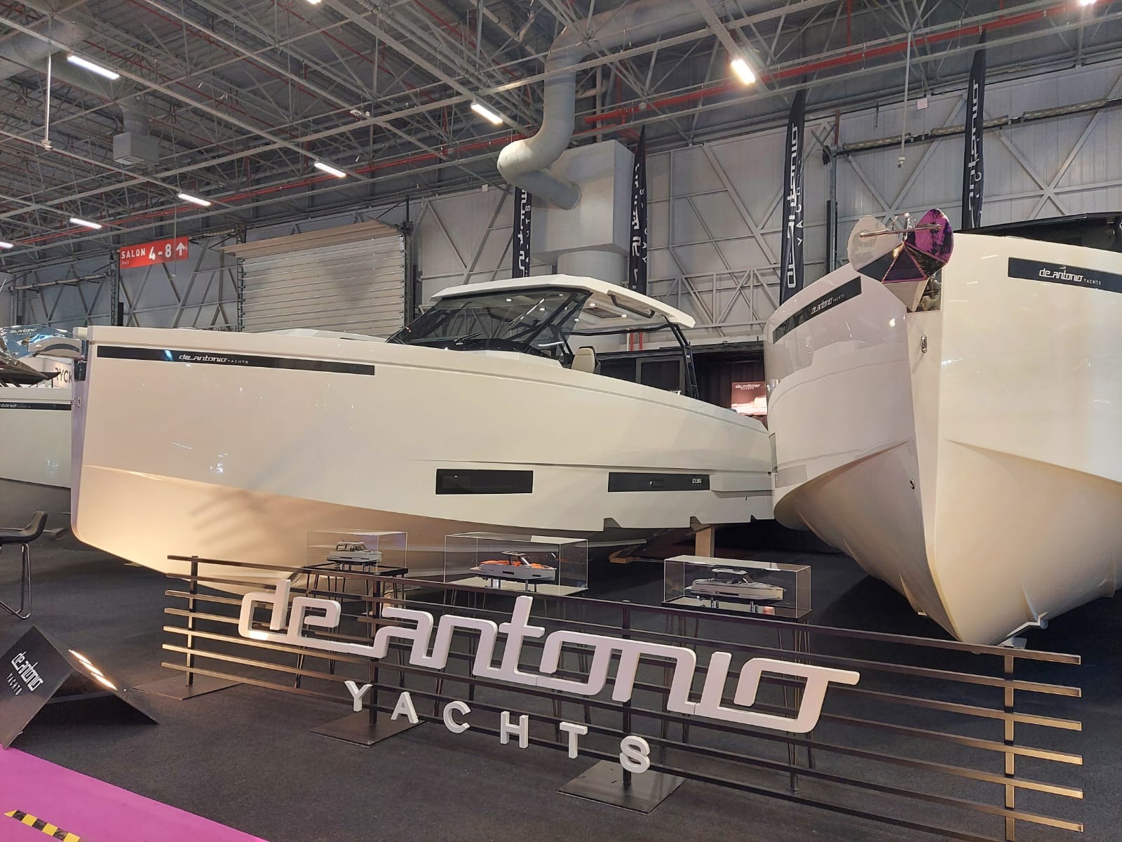 Drei Modelle von De Antonio Yachts auf der Bosphorus Boat Show